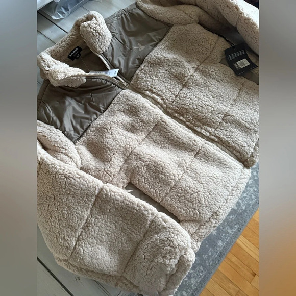 NWT PacSun Playboy Women's Apres Ski Puffer Jacket 🧸 - Picture 6 of 7